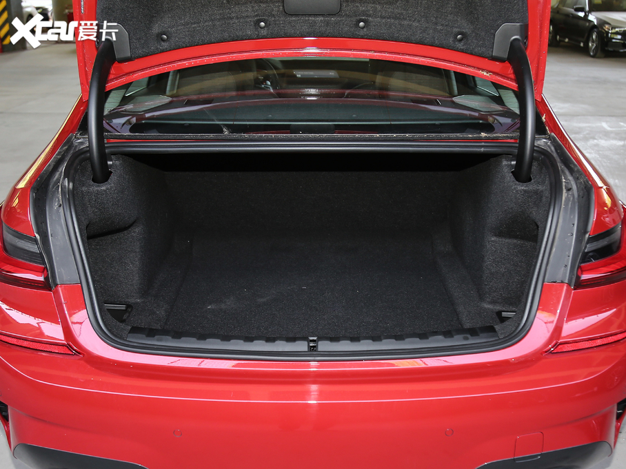 2020��R3ϵ �Ŀ� 325Li M�\����ҹ���b