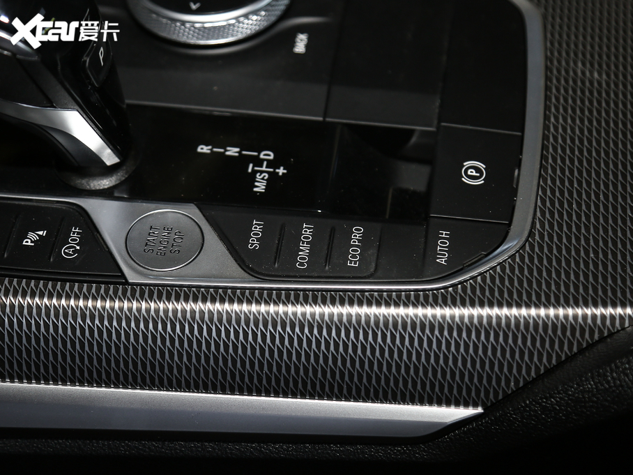 2020��R3ϵ �Ŀ� 325Li M�\����ҹ���b