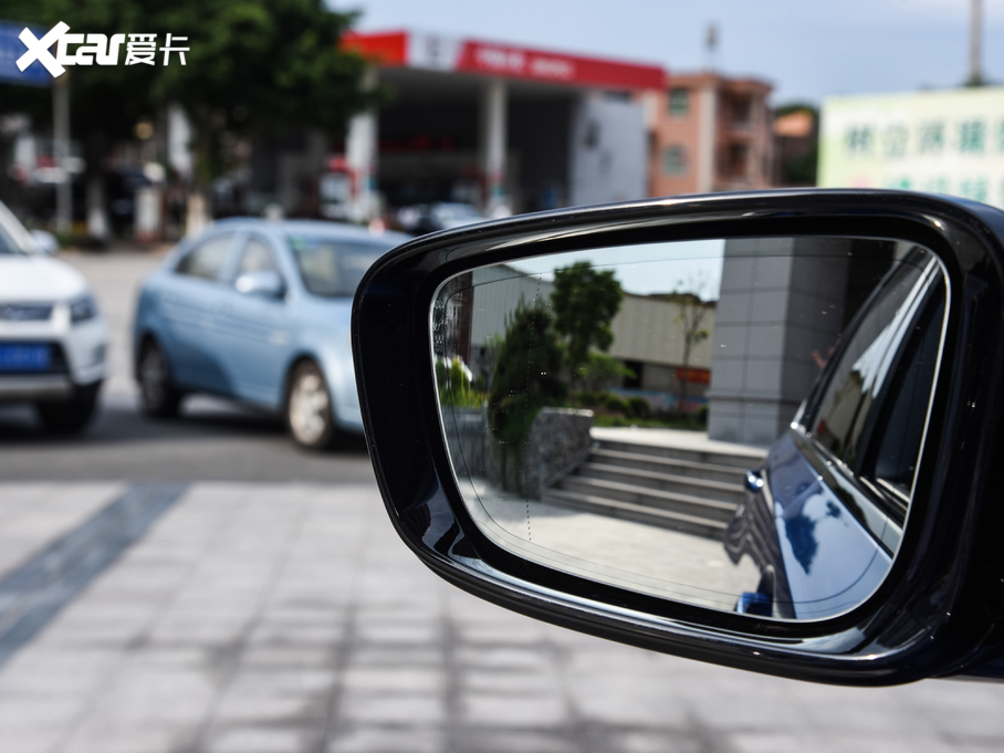 2020��R3ϵ 330Li M�\(y��n)����ҹ���b