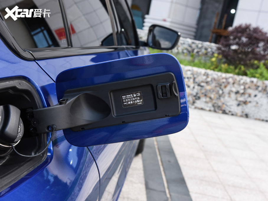 2020��R3ϵ 330Li M�\����ҹ���b