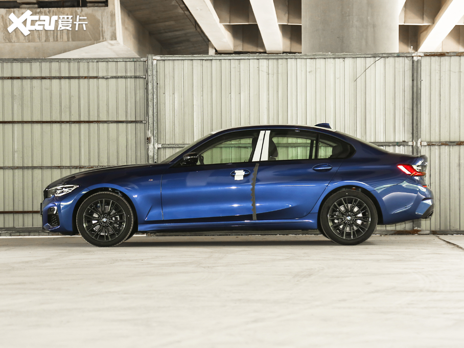 2020��R3ϵ �Ŀ� 325i M�\����ҹ���b