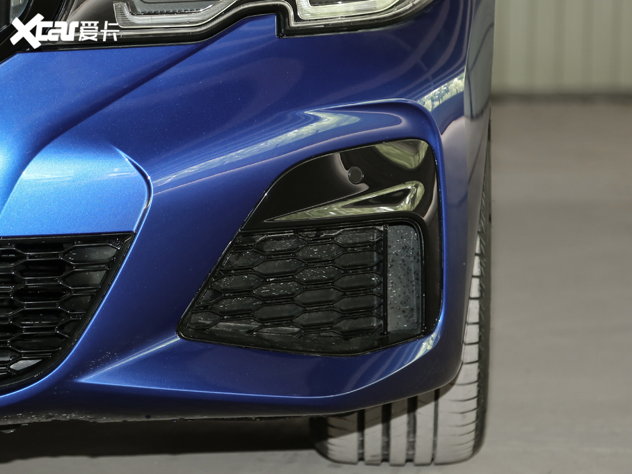 2020��R3ϵ �Ŀ� 325i M�\����ҹ���b