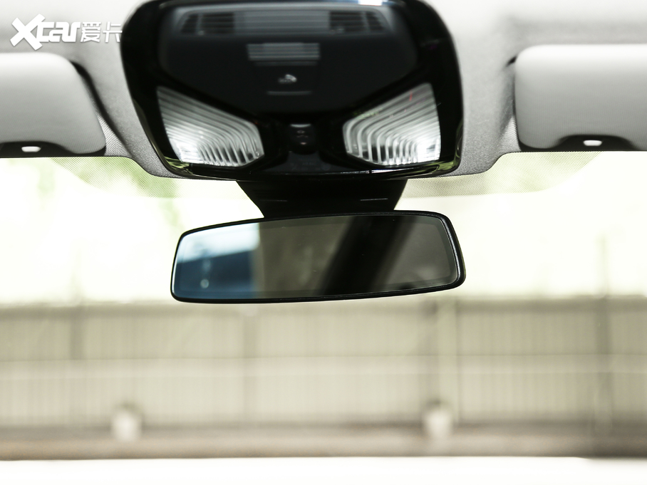 2020R3ϵ Ŀ 325i M\ҹb