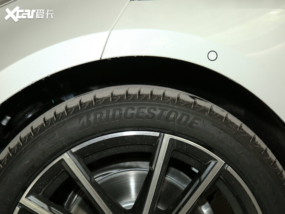 2020��R3ϵ �Ŀ� 325i M�\�����b