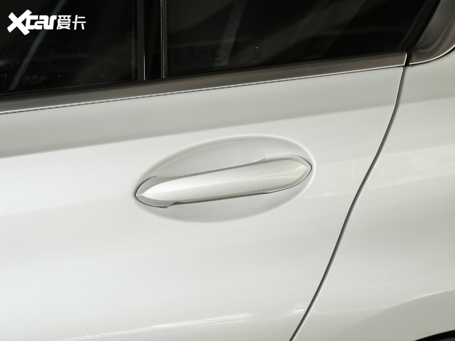 2020��R3ϵ �Ŀ� 325i M�\�����b