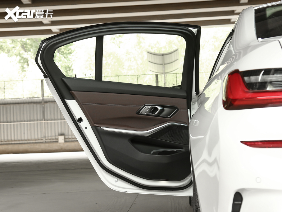 2020��R3ϵ �Ŀ� 325i M�\�����b