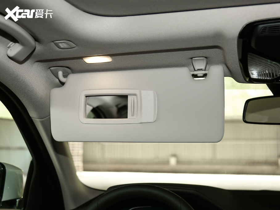 2020��R3ϵ �Ŀ� 325i M�\�����b