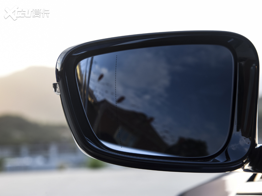 2020��R3ϵ �Ŀ� 325i M�\�����b