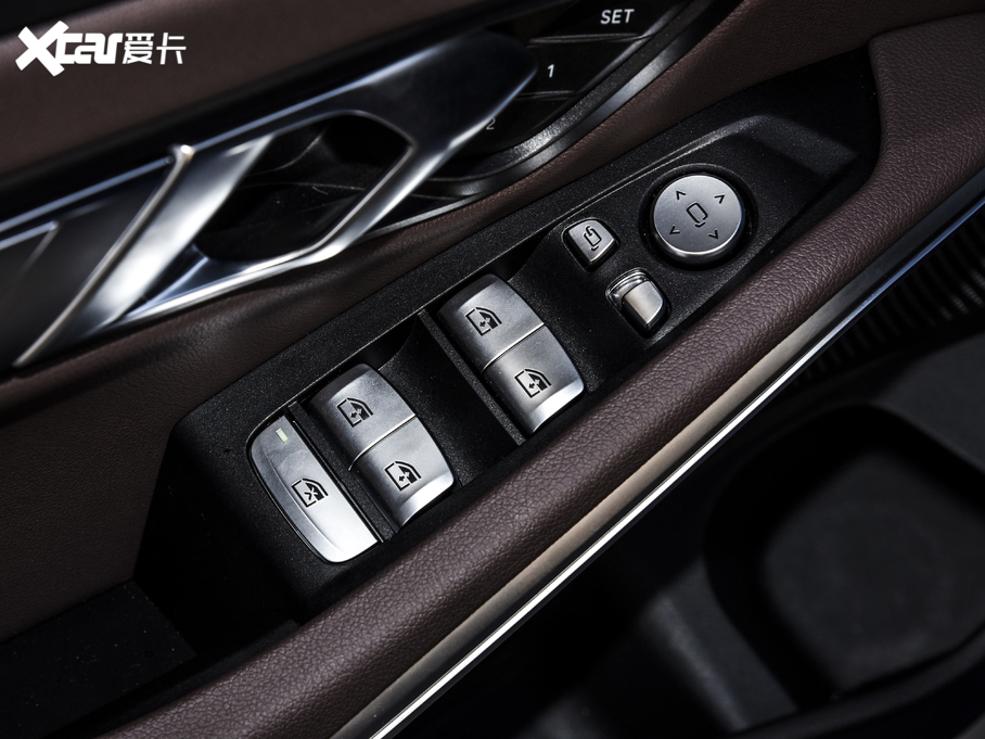 2020��R3ϵ �Ŀ� 325i M�\�����b