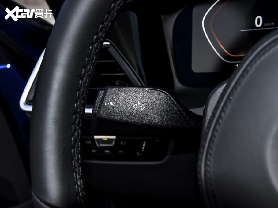 2020��R3ϵ �Ŀ� 325i M�\�����b