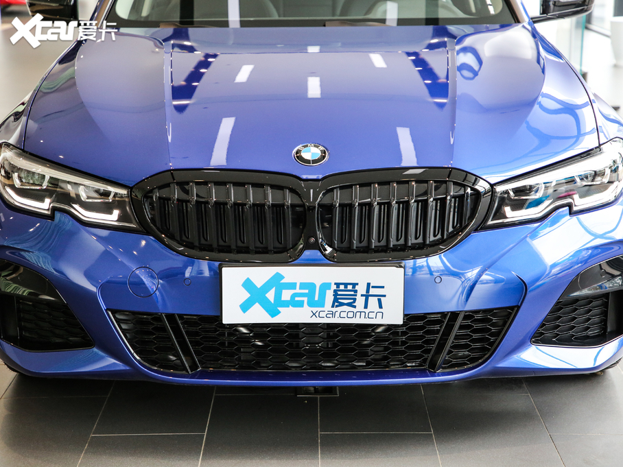 2020��R3ϵ �Ŀ� 325Li M�\����ҹ���b