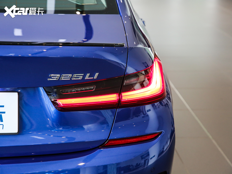 2020��R3ϵ �Ŀ� 325Li M�\����ҹ���b