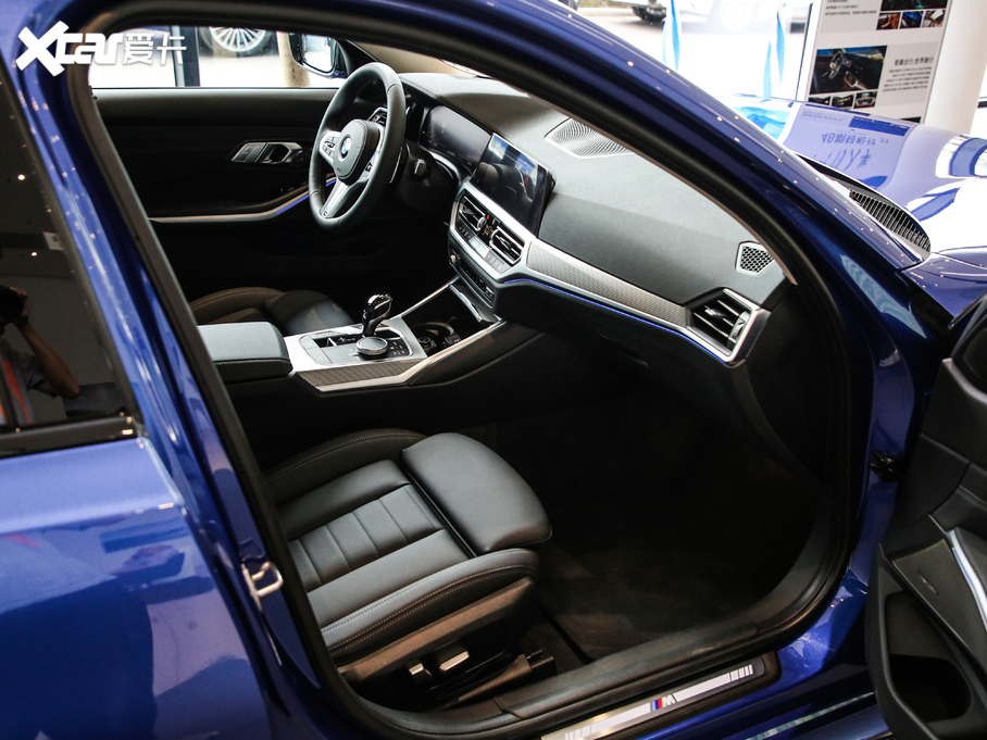 2020��R3ϵ �Ŀ� 325Li M�\(y��n)����ҹ���b