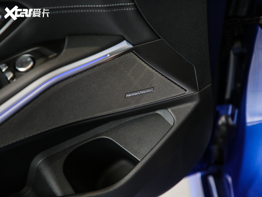 2020��R3ϵ �Ŀ� 325Li M�\����ҹ���b