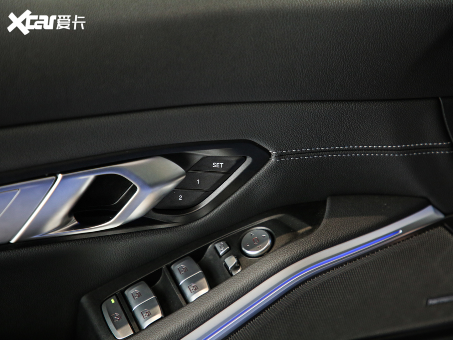 2020��R3ϵ �Ŀ� 325Li M�\����ҹ���b