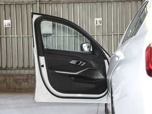 2020Ŀ 325Li M\b {λ܇T