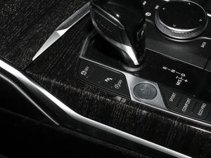 2020Ŀ 325Li M\b п؅^