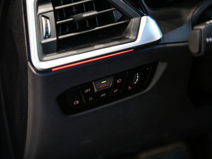 2020Ŀ 325Li xDrive M\(yn)(dng)b п؅^(q)