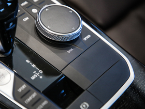 2020Ŀ 325Li xDrive M\(yn)(dng)b п؅^(q)