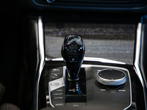 2020Ŀ 325Li xDrive M\b п؅^