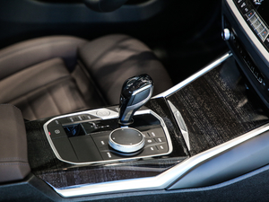 2020Ŀ 325Li xDrive M\b п؅^