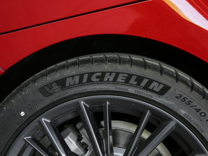 2020Ŀ 325Li M\ҹb ݆̥Ʒ