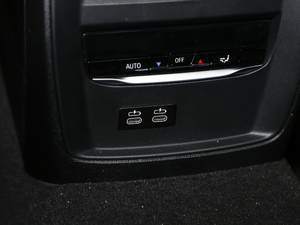 2020Ŀ 325Li M\ҹb g