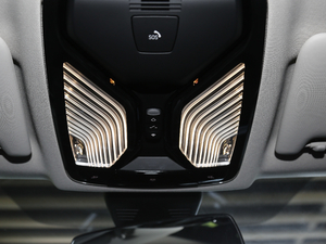 2020Ŀ 325Li M\ҹb g