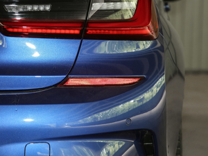 2020Ŀ 325i M\(yn)(dng)ҹb (x)(ji)^