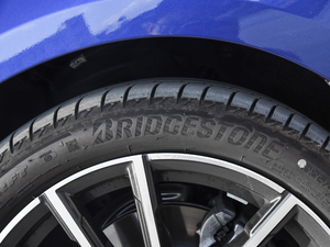 2020Ŀ 325i M\b ݆̥Ʒ