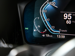 2020Ŀ 325Li M\ҹb п؅^