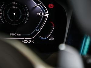 2020Ŀ 325Li M\ҹb п؅^