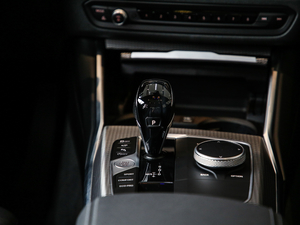 2020Ŀ 325Li M\ҹb п؅^