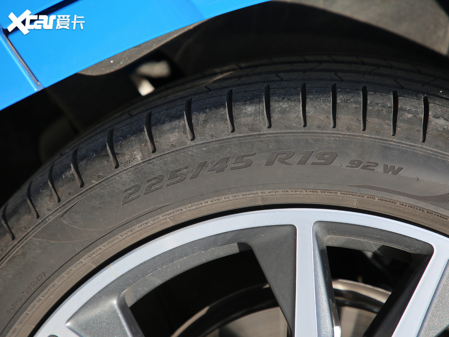 2020RX2 xDrive25i M\(yn)(dng)b