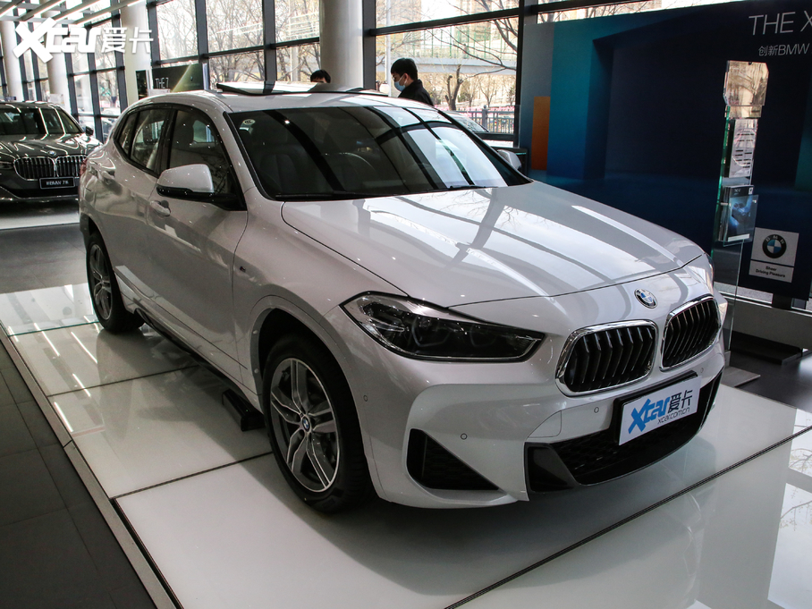 2020RX2 sDrive25i MԽҰb