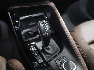 2020款xDrive25i M运动套装 换挡杆