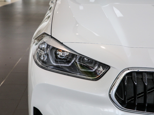 2020sDrive20i MԽҰb ^