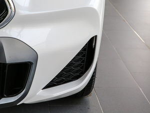 2020sDrive20i MԽҰb ^