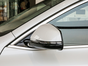 2020sDrive20i MԽҰb ^