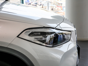 2020sDrive20i MԽҰb ^