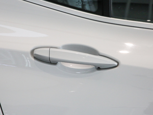 2020sDrive20i MԽҰb ^