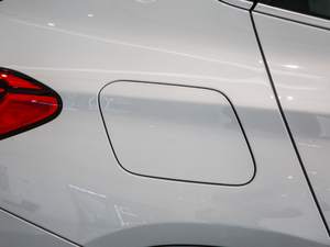 2020sDrive20i MԽҰb ^