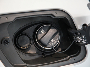 2020sDrive20i MԽҰb ^