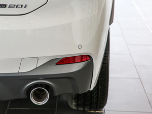 2020sDrive20i MԽҰb ^