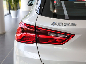 2020sDrive20i MԽҰb ^