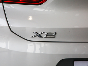 2020sDrive20i MԽҰb ^