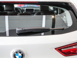 2020sDrive20i MԽҰb ^