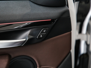 2020sDrive20i MԽҰb g