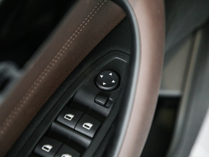 2020sDrive20i MԽҰb g