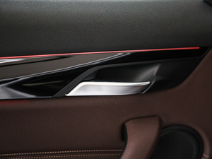 2020sDrive20i MԽҰb g